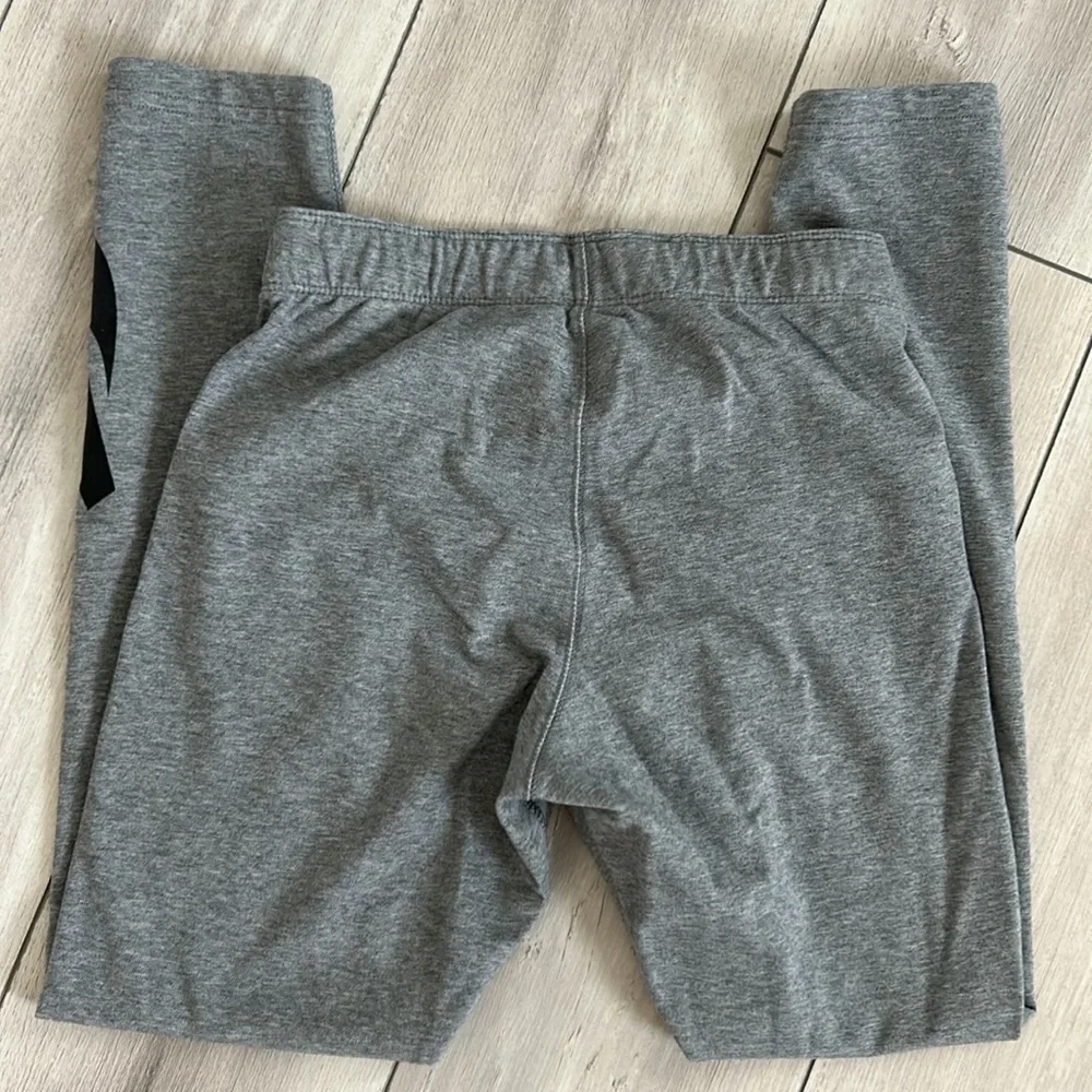 Nike size XS gray logo leggings